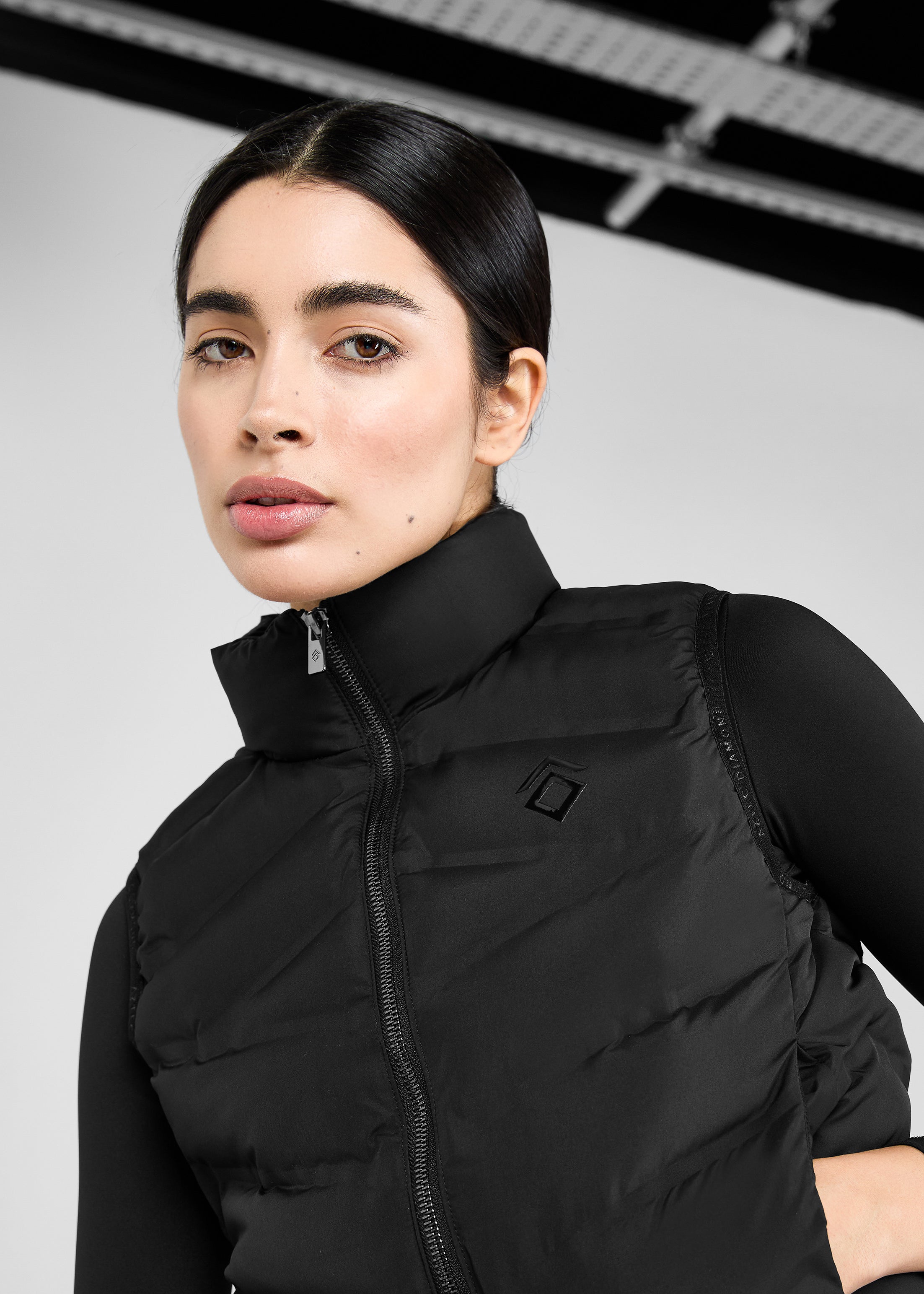 sile 「curtain gilet」black PERFORMANCE PADDED GILET BLACK / SEDONA – YELIR WORLD